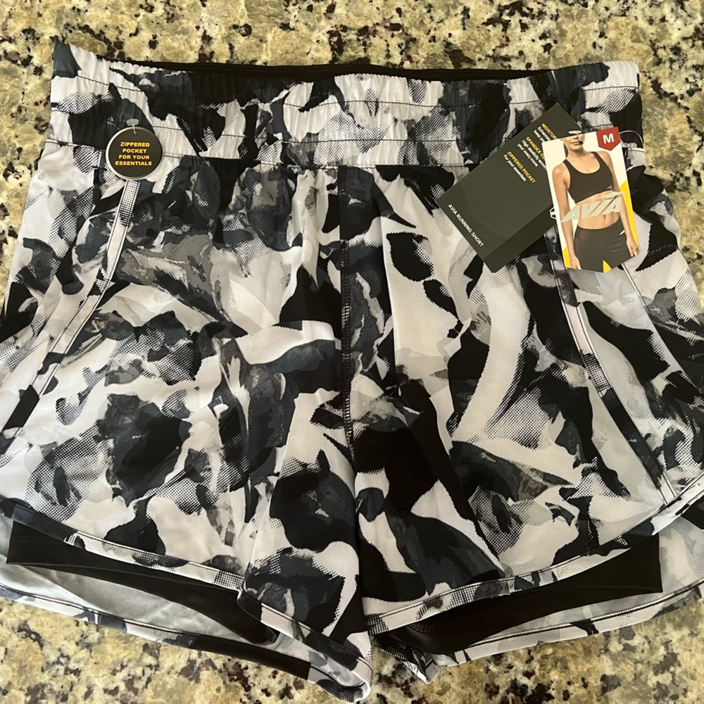 Women’s layered athletic running shorts